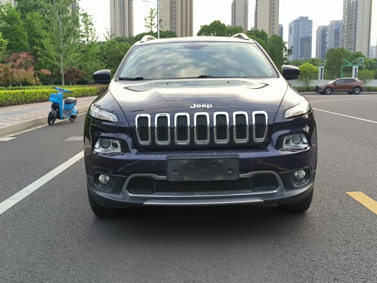 Jeep 自由光  2016款 2.4L 領(lǐng)先版圖片