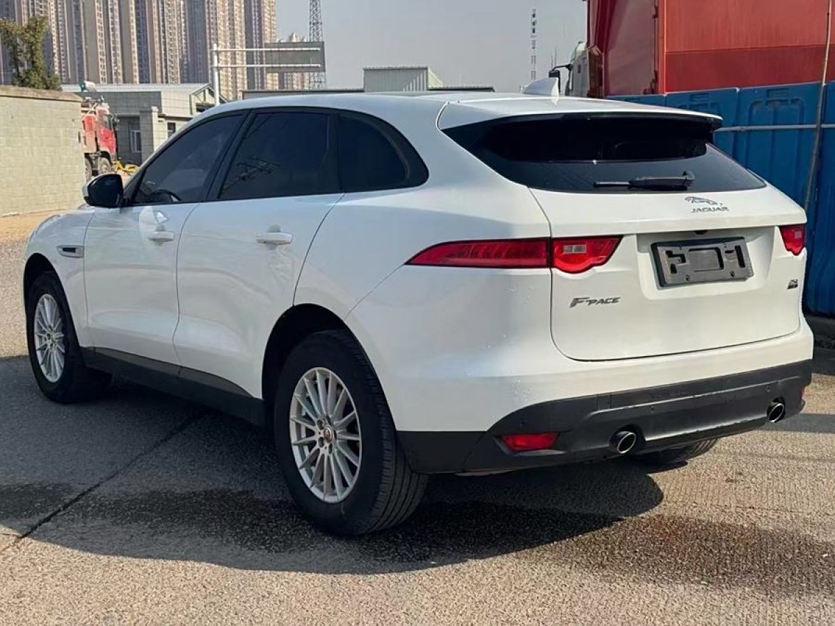 捷豹 F-PACE  2018款 2.0T 四驅(qū)都市尊享版圖片