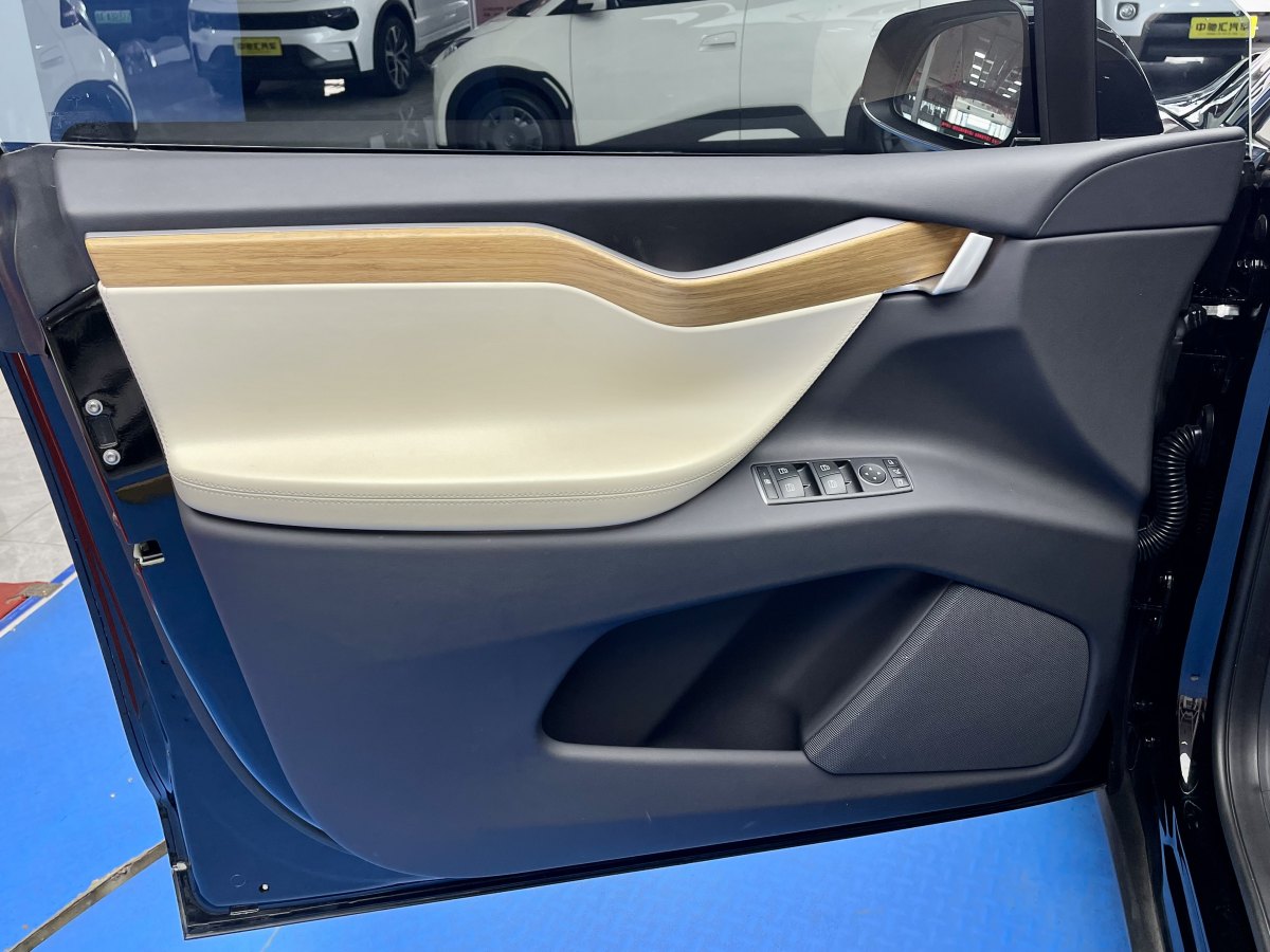 2019年3月特斯拉 Model X  2017款 Model X 100D 長(zhǎng)續(xù)航版