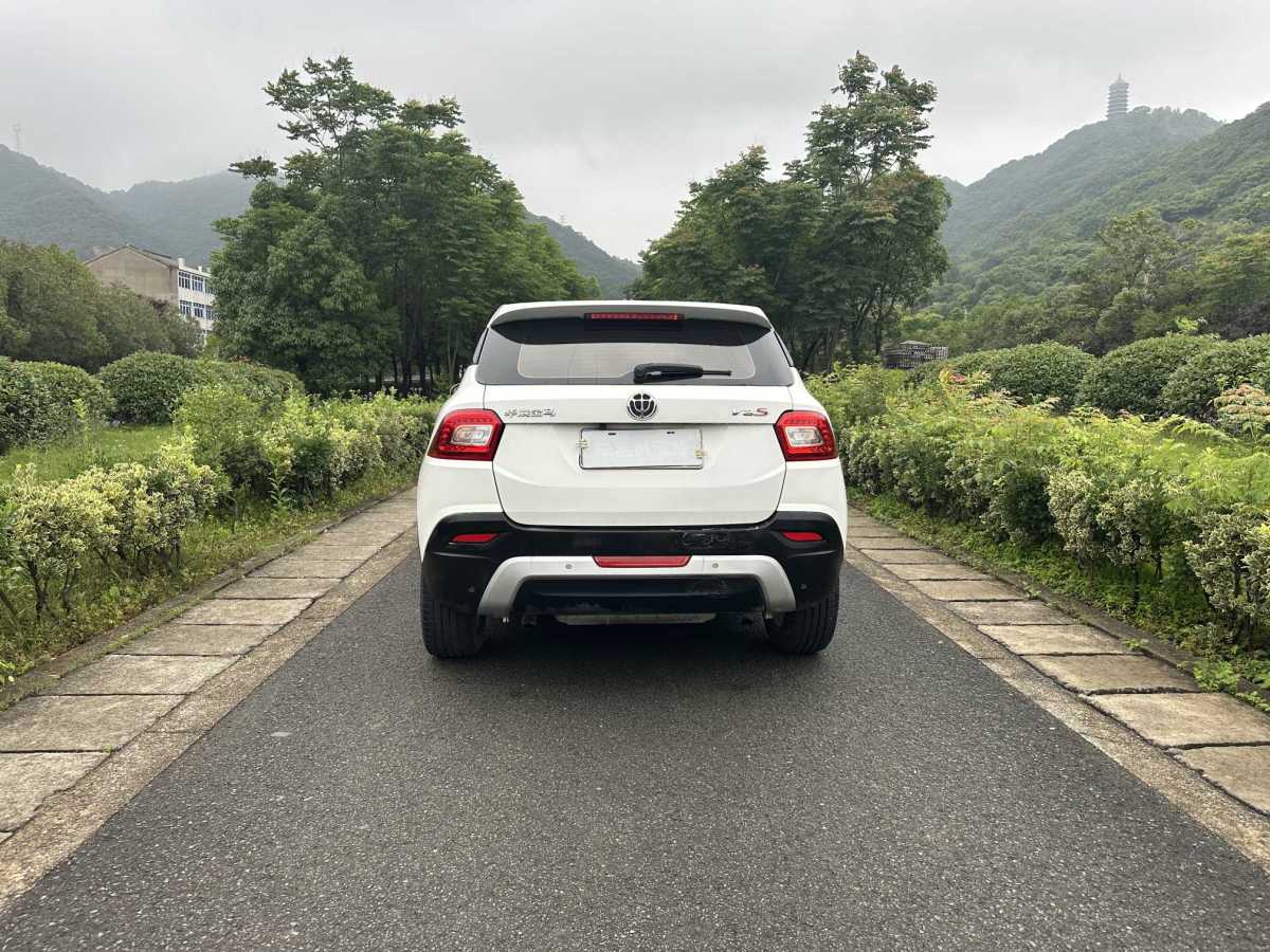 中華 V5  2016款 1.5T 自動(dòng)兩驅(qū)智能型圖片