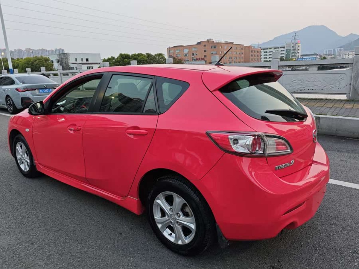 馬自達(dá) 馬自達(dá)3星騁  2013款 兩廂 1.6L 自動(dòng)精英型圖片