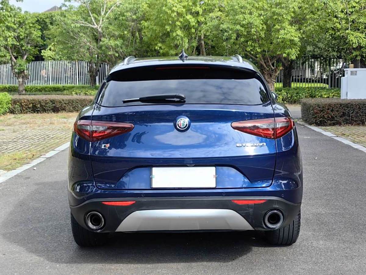 阿爾法·羅密歐 Stelvio  2017款 2.0T 200HP 豪華版圖片