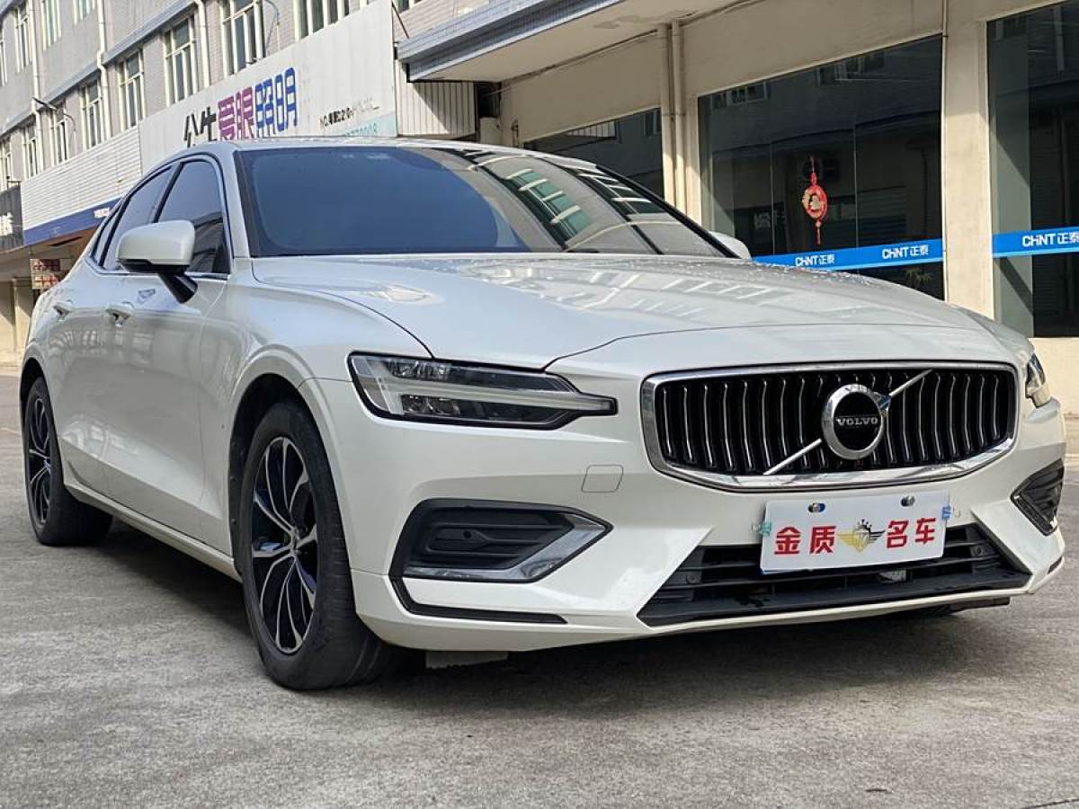 沃爾沃 S60L  2022款 B4 智逸豪華版圖片