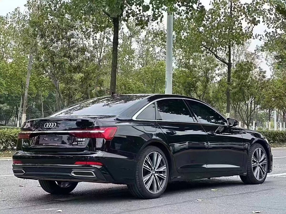 奧迪 奧迪A6L  2021款 45 TFSI quattro 臻選動(dòng)感型圖片