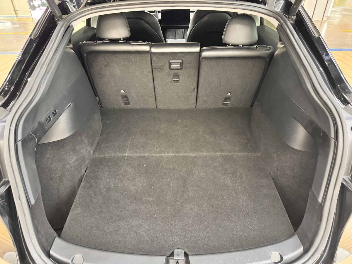 特斯拉 Model Y  2022款 改款 后輪驅(qū)動(dòng)版圖片