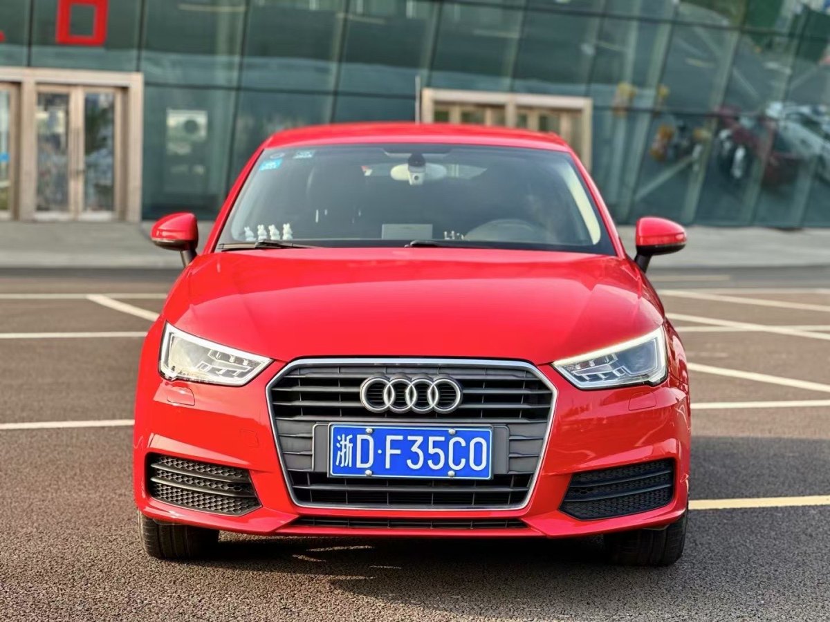 2017年5月奧迪 奧迪A1  2016款 30 TFSI Sportback Design風(fēng)尚版