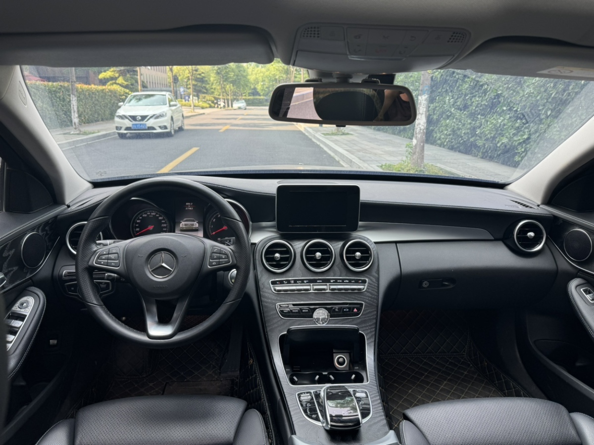 奔驰 奔驰C级  2018款 C 180 L 动感型运动版图片