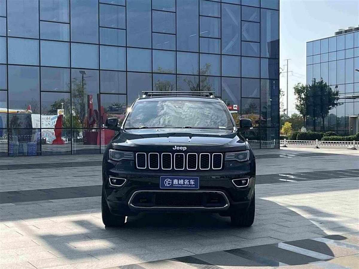 2018年9月Jeep 大切諾基  2017款 3.0L 舒享導(dǎo)航版