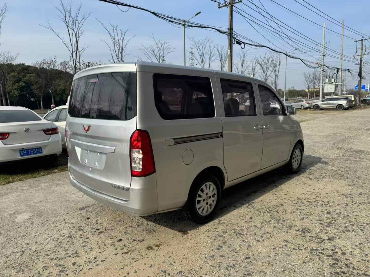 奔馳 奔馳A級(jí)  2019款  A 220 L 4MATIC 運(yùn)動(dòng)轎車圖片