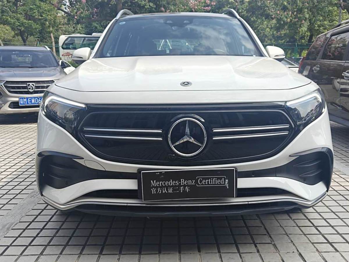 奔馳 奔馳EQB  2022款 EQB 350 4MATIC 首發(fā)特別版圖片