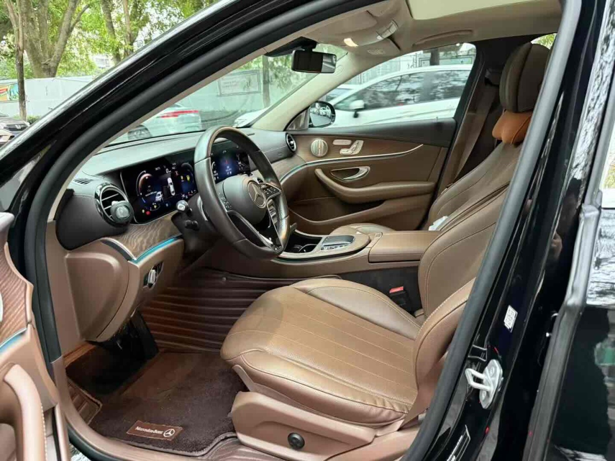 奔馳 奔馳E級  2020款 改款 E 300 L 時尚型圖片