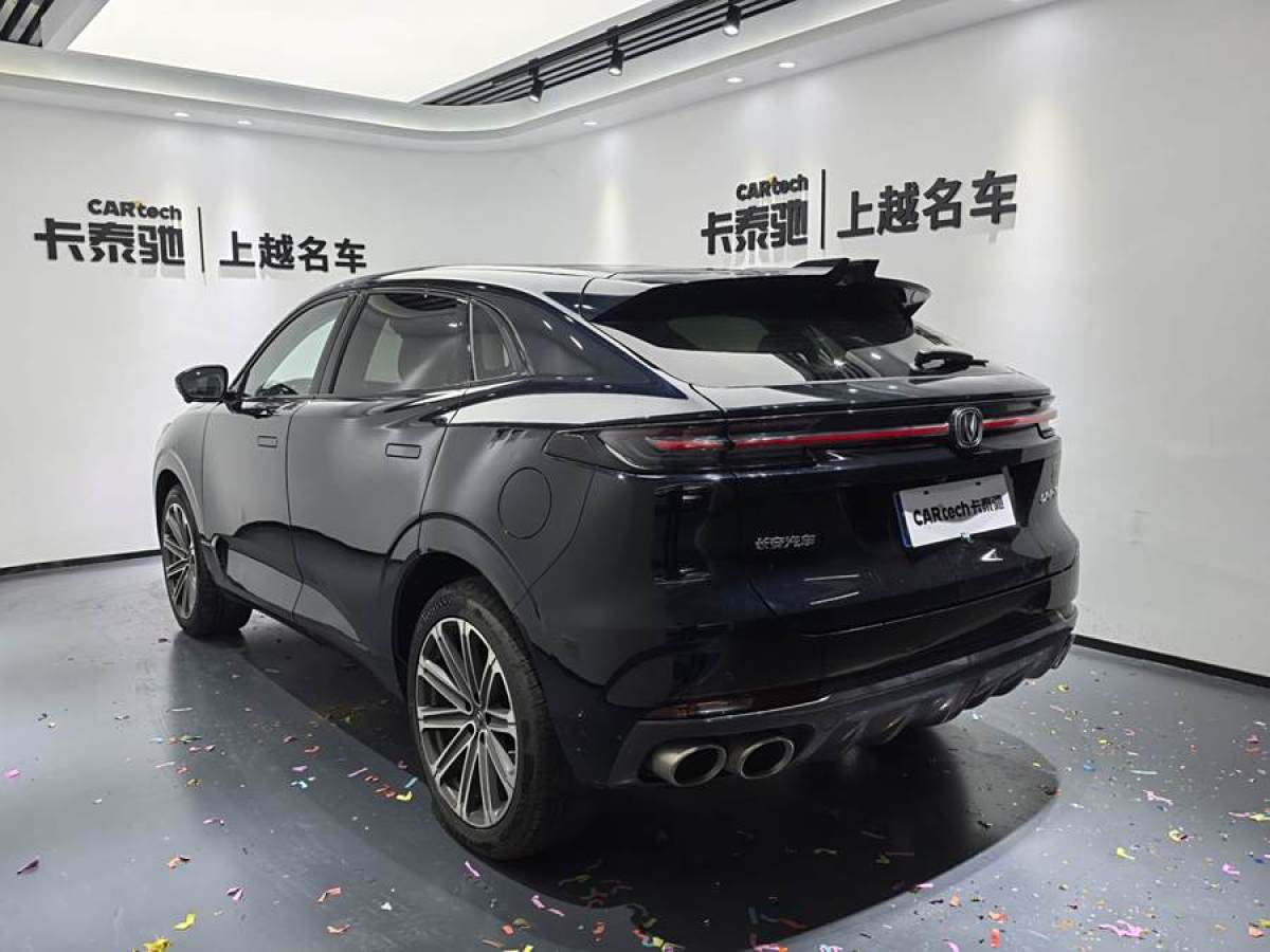 長(zhǎng)安 長(zhǎng)安UNI-K  2021款 2.0T 尊貴型圖片