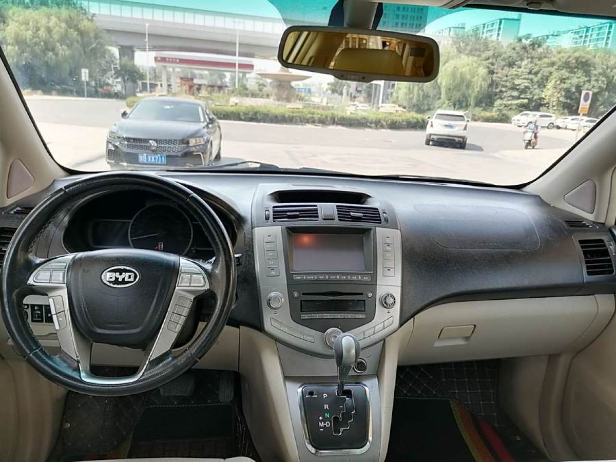 比亞迪 S6  2012款 2.4L 自動尊享型圖片