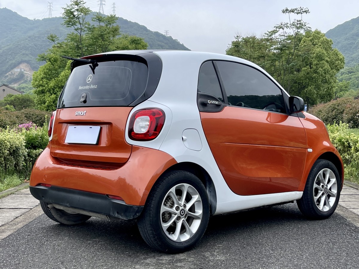 smart fortwo  2015款 1.0L 52千瓦硬顶灵动版图片