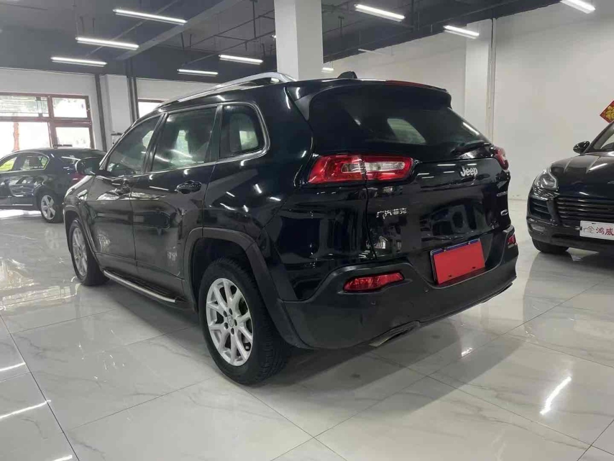 Jeep 自由光  2016款 2.4L 領(lǐng)先版圖片