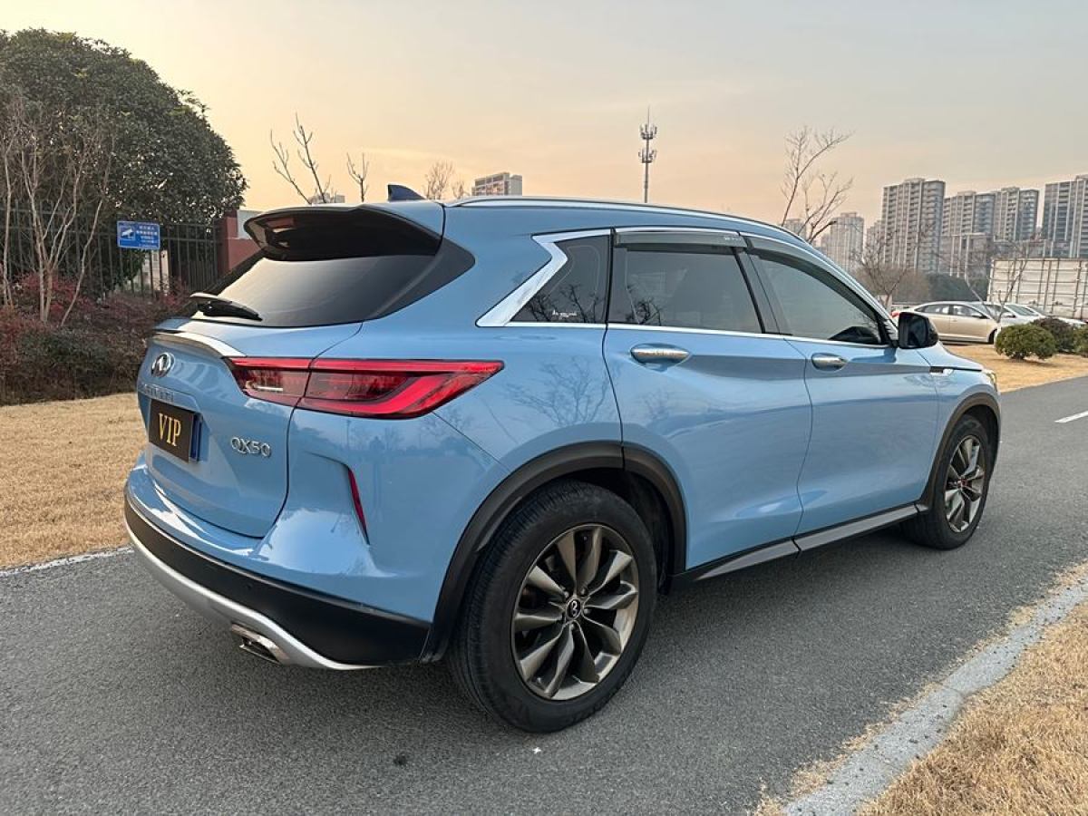 英菲尼迪 QX50  2018款 2.0T 兩驅(qū)時尚版圖片