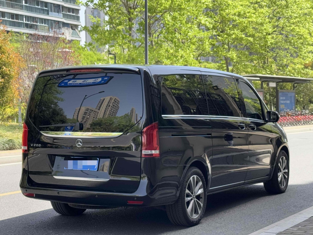奔馳 V級  2021款 V 260 領(lǐng)航版圖片