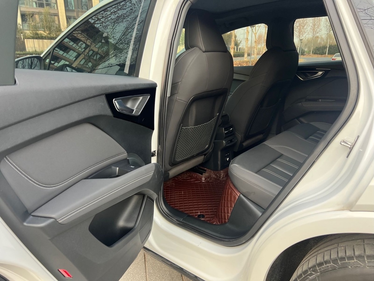 奧迪 奧迪Q4 e-tron  2023款 40 e-tron 創(chuàng)行版圖片