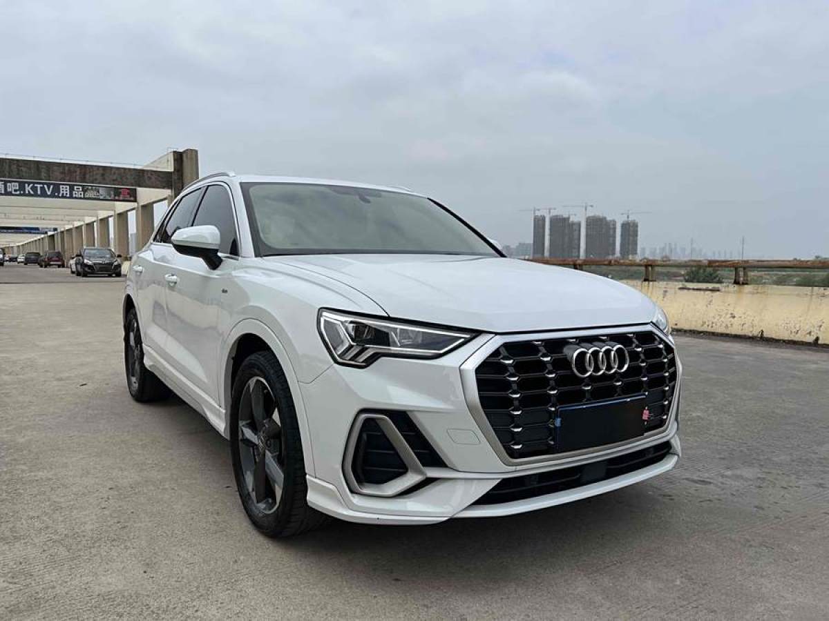 奧迪 奧迪Q3  2020款 35 TFSI 時(shí)尚動(dòng)感型圖片