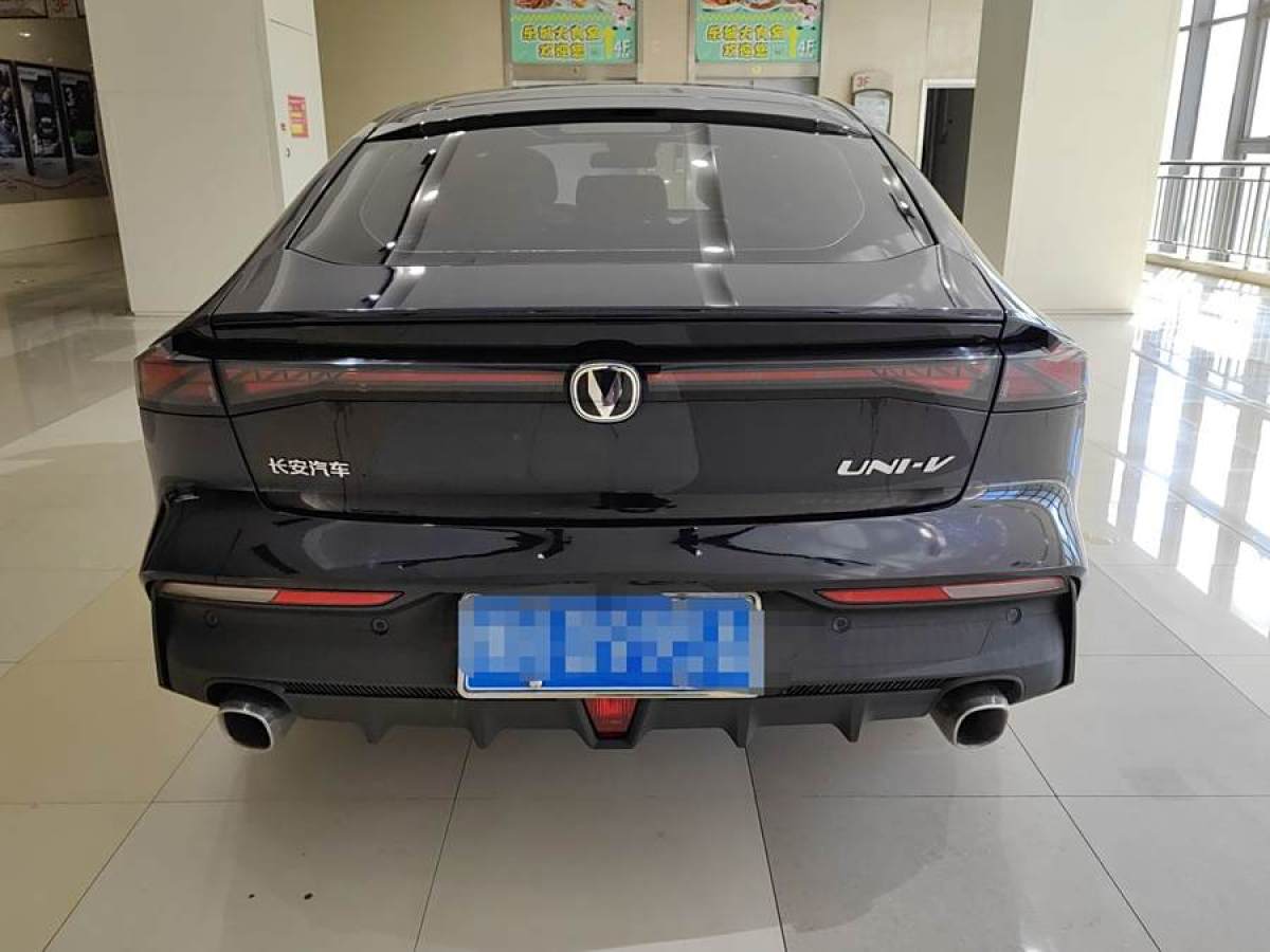 長(zhǎng)安 長(zhǎng)安UNI-V  2022款 1.5T 尊貴型圖片