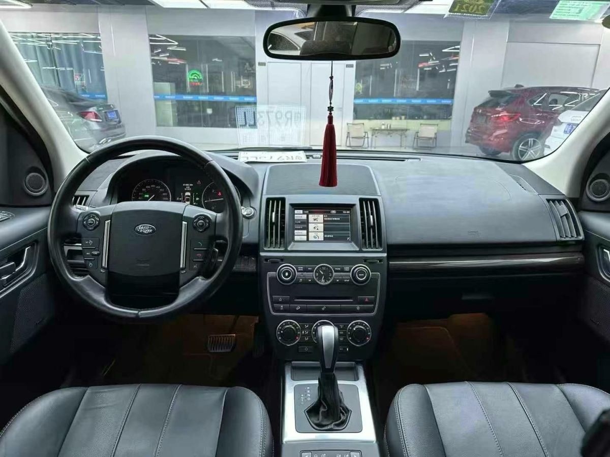 路虎 神行者2  2013款 2.0T Si4 HSE汽油版圖片