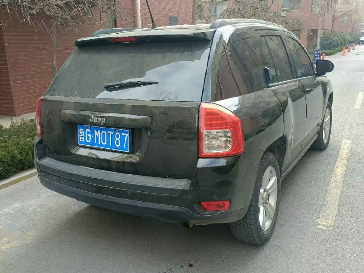 Jeep 指南者  2012款 2.0L 兩驅(qū)豪華版圖片