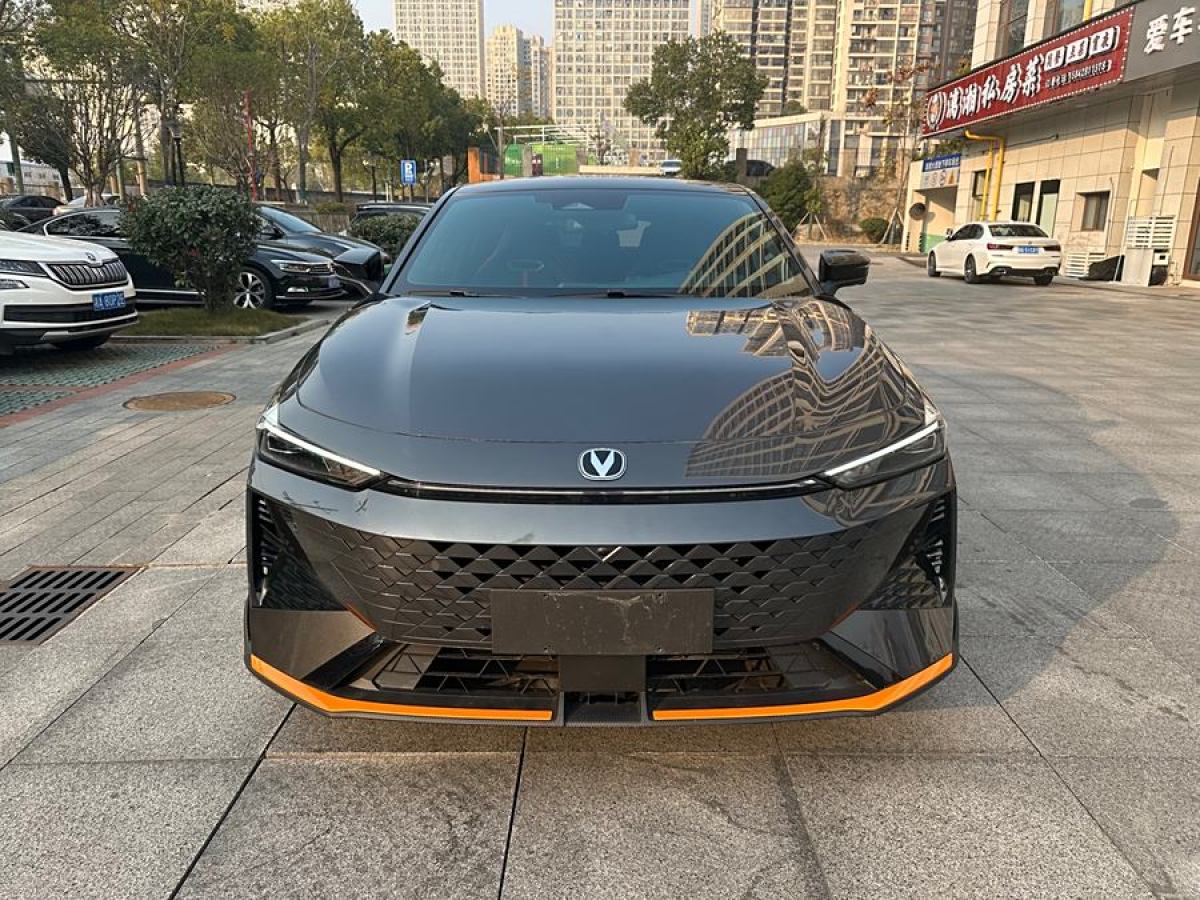 長(zhǎng)安 長(zhǎng)安UNI-V  2024款 1.5T 尊貴運(yùn)動(dòng)型圖片