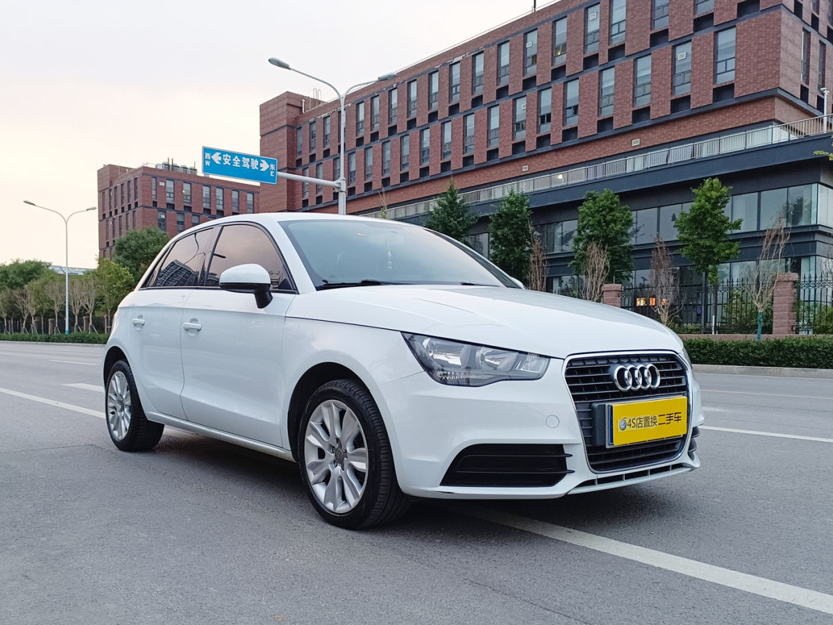 2015年10月奧迪 奧迪A1  2014款 30 TFSI 舒適型