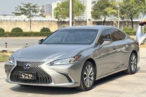 ES 雷克薩斯 300h 卓越版 國V