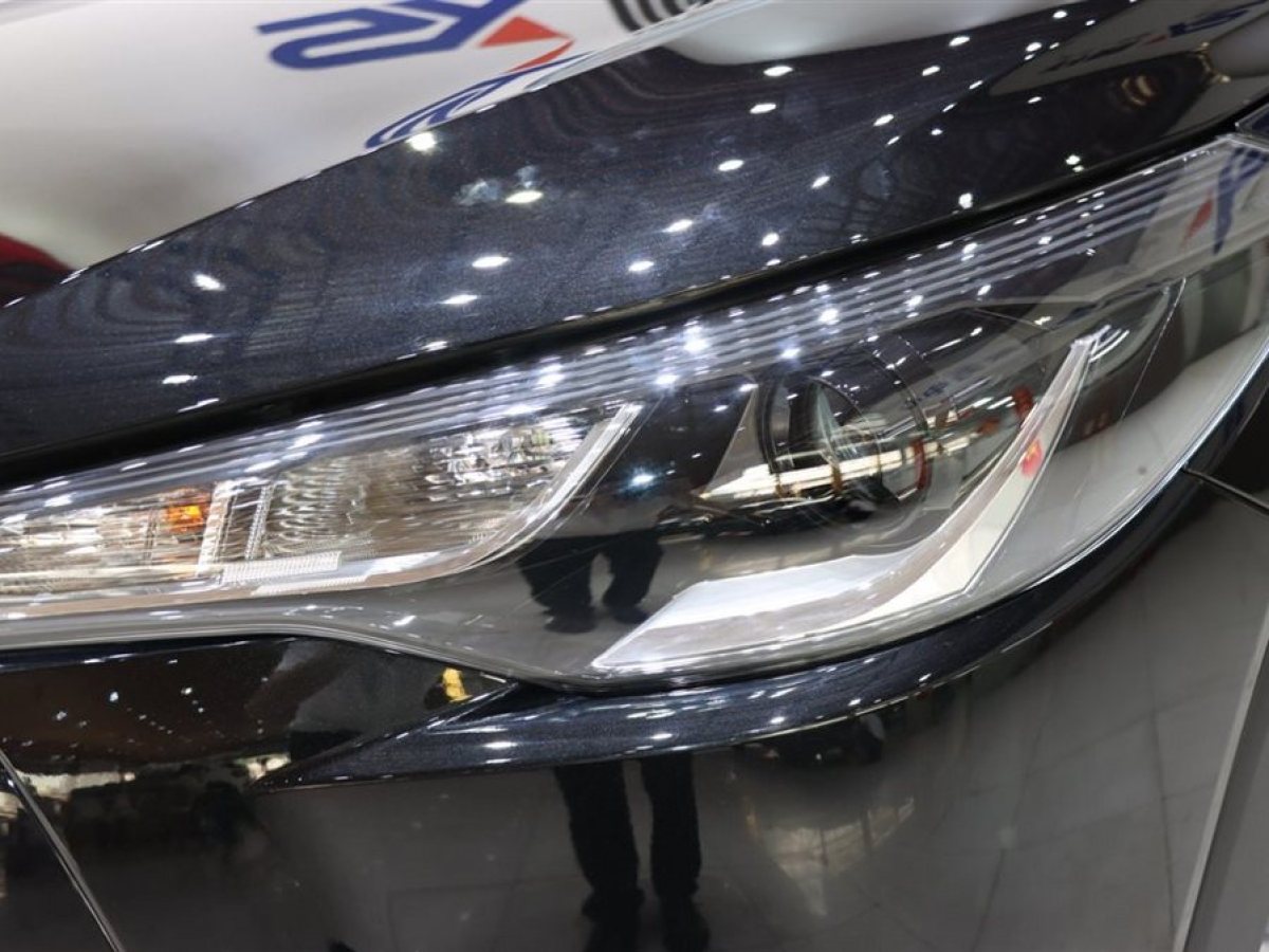 丰田 卡罗拉锐放  2023款 2.0L 先锋版图片