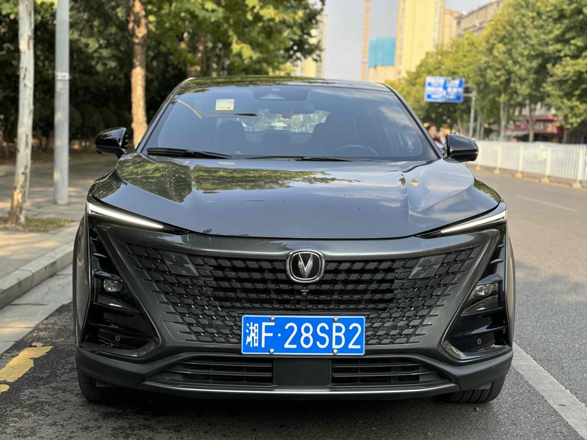 長(zhǎng)安 UNI-T  2020款 1.5T 尊貴型圖片