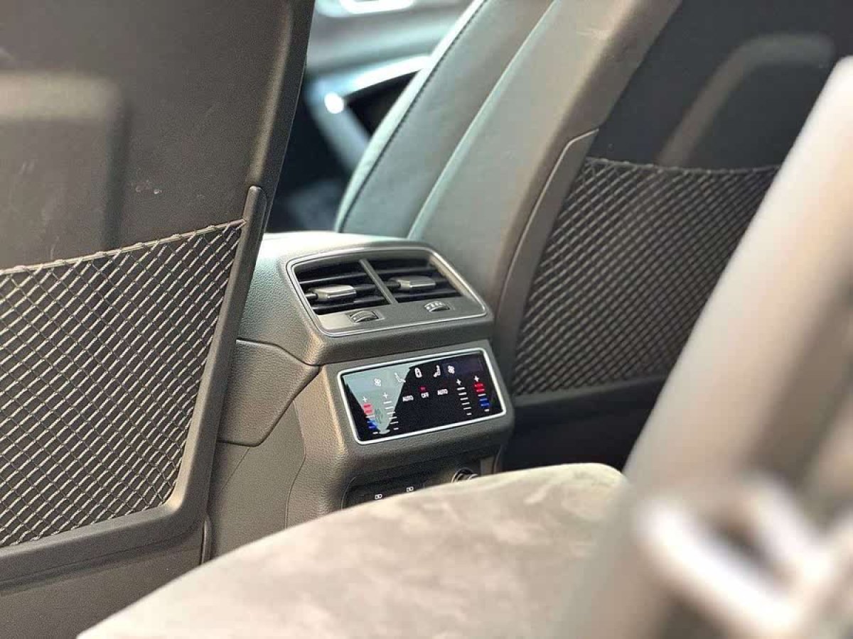 奧迪 奧迪A6L  2024款 45 TFSI quattro 臻選動(dòng)感型圖片