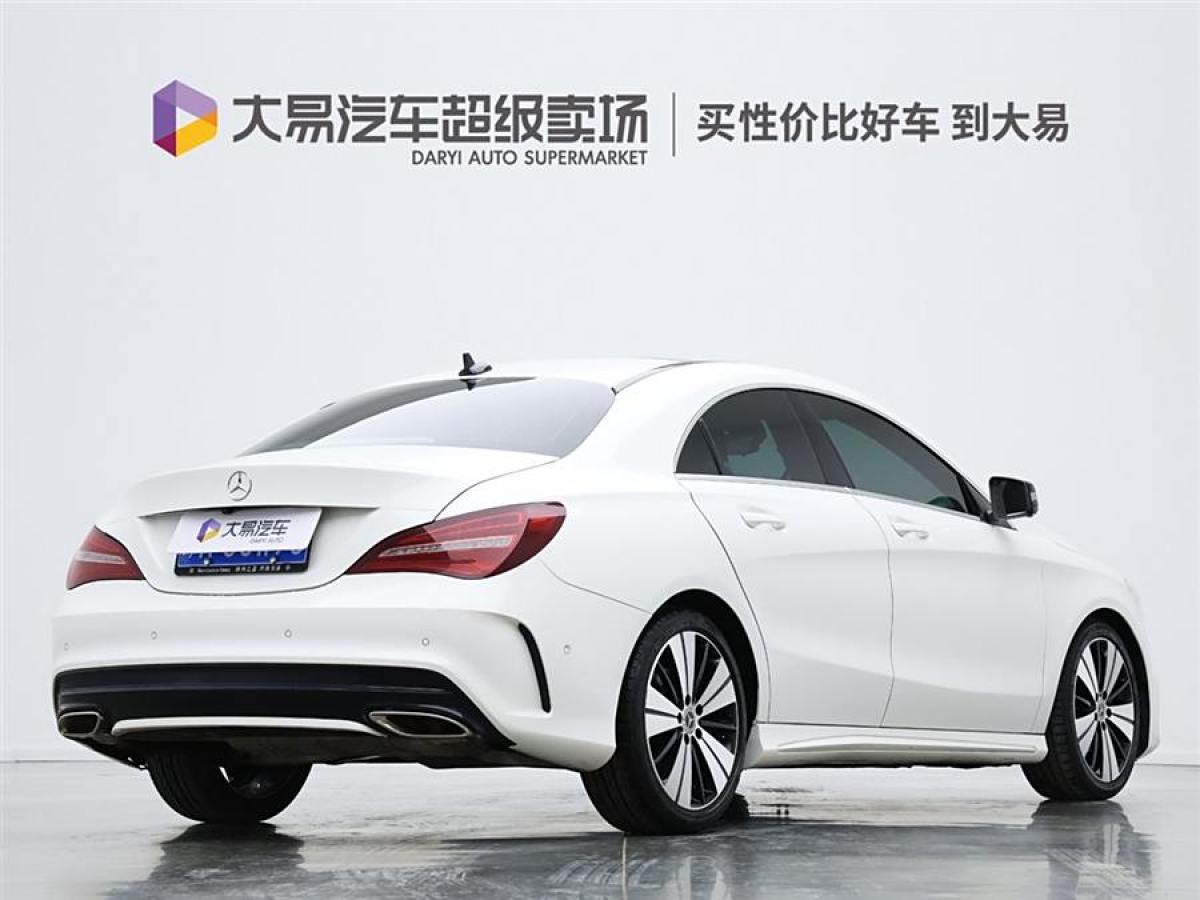 奔馳 奔馳CLA級(jí)  2018款 CLA 200 時(shí)尚型圖片