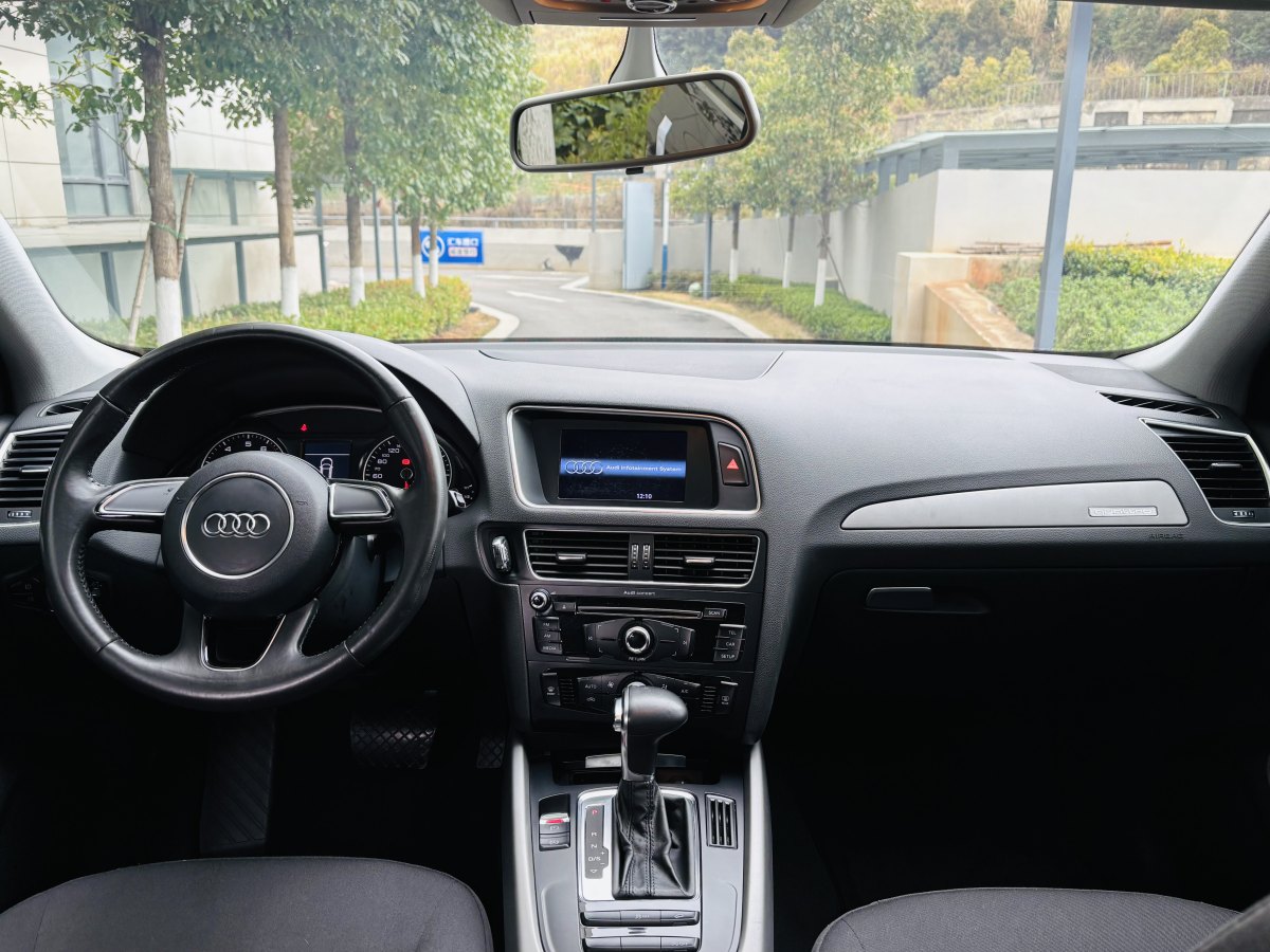 奧迪 奧迪Q5  2013款 40 TFSI 進(jìn)取型圖片