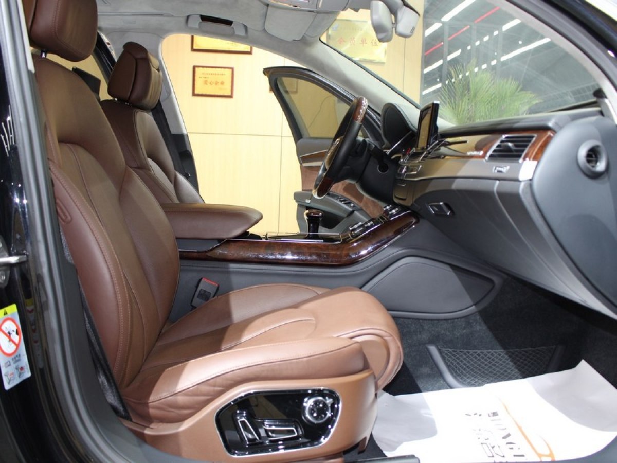 2013年9月奥迪 奥迪A8  2013款 A8L 6.3 FSI W12 quattro专享型