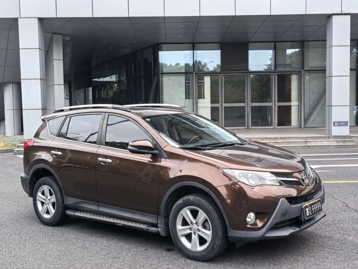 2013年6月豐田 RAV4榮放  2013款 2.0L CVT四驅(qū)新銳版