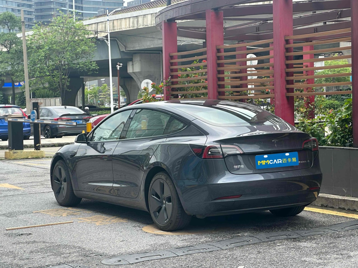 特斯拉 Model 3  2021款 改款 標(biāo)準(zhǔn)續(xù)航后驅(qū)升級版圖片