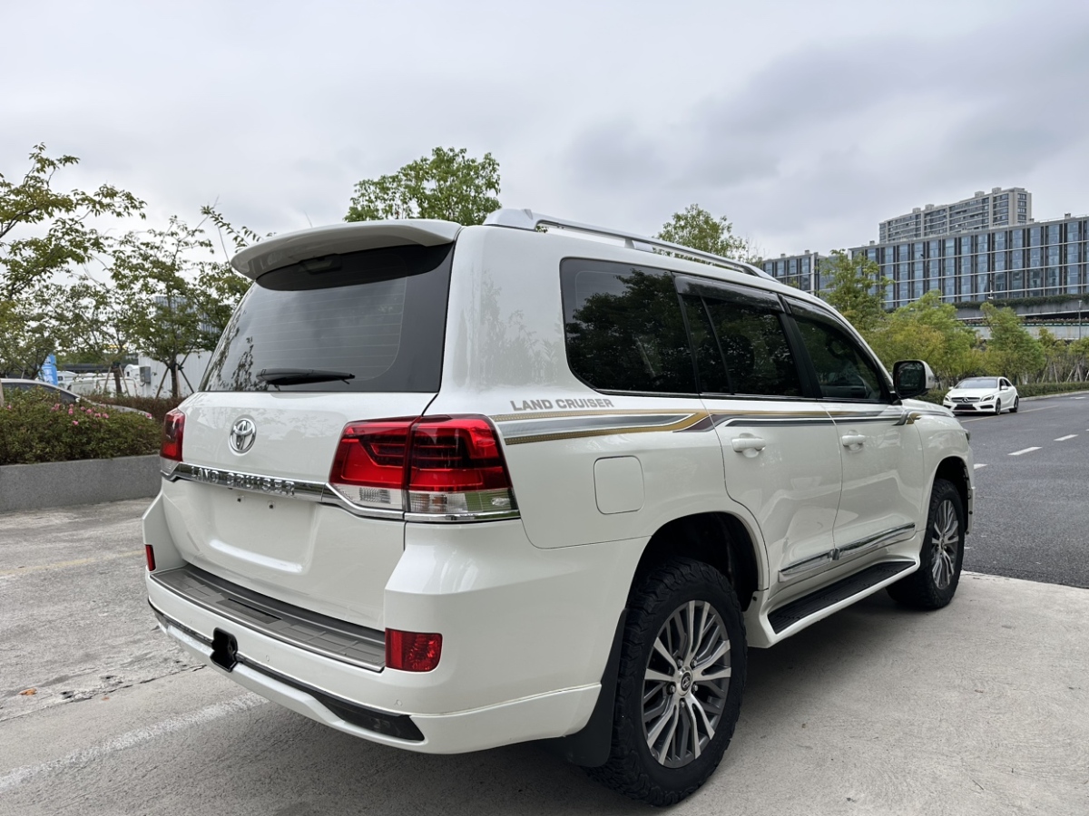 豐田 蘭德酷路澤  2018款 5.7L VX-R 12氣 底升(中東版)圖片