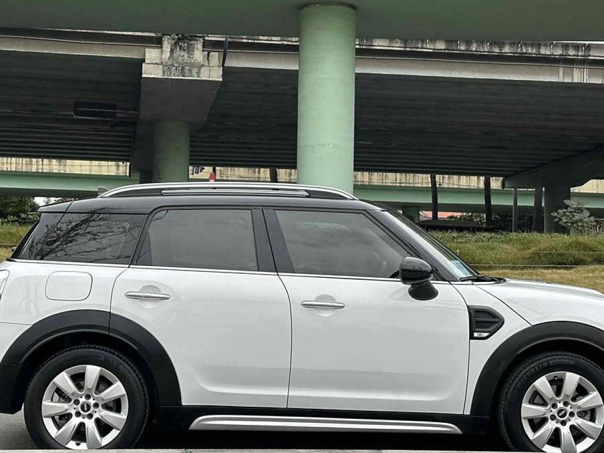 MINI COUNTRYMAN  2018款 1.5T COOPER ALL4 經(jīng)典派圖片