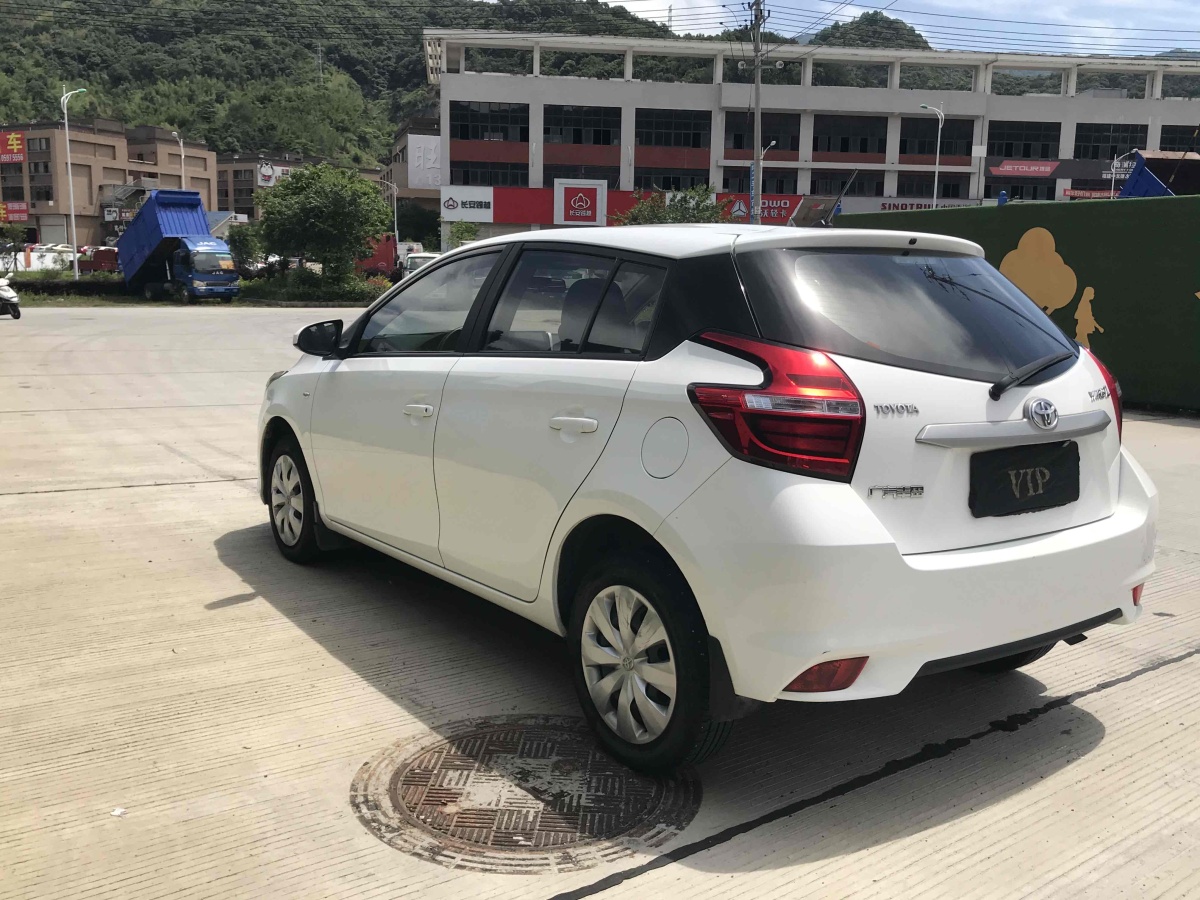 豐田 yaris l 致炫 2018款 1.5e cvt冠軍限量版圖片