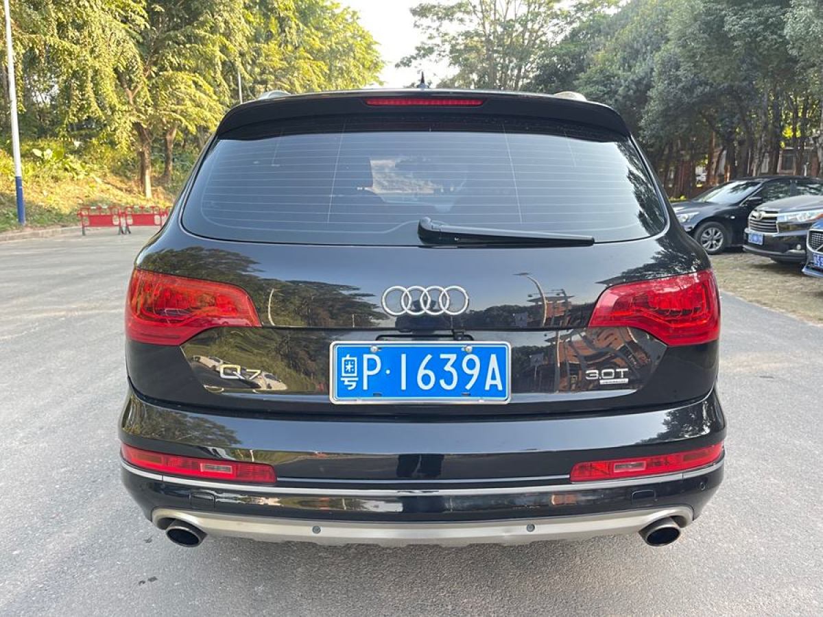 奧迪 奧迪Q7  2010款 3.0 TDI quattro 領(lǐng)先型圖片