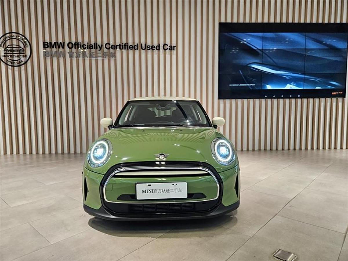 2021年9月MINI MINI  2022款 改款 1.5T COOPER 經(jīng)典派