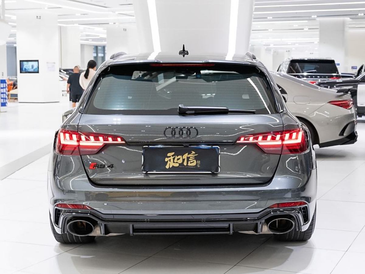 奥迪 奥迪RS 4  2023款 RS4 Avant 黑曜版图片