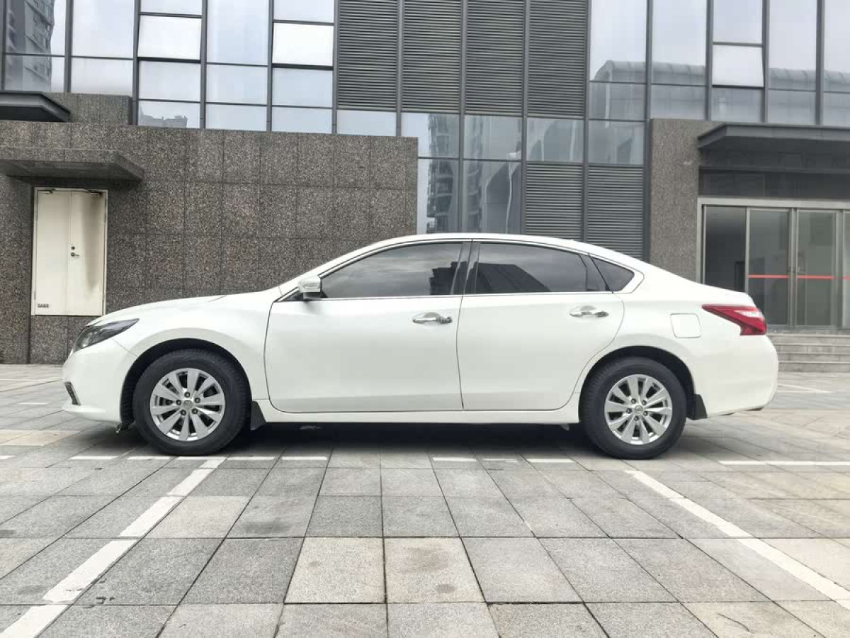日產(chǎn) 天籟  2016款 改款 2.0L XL舒適版圖片