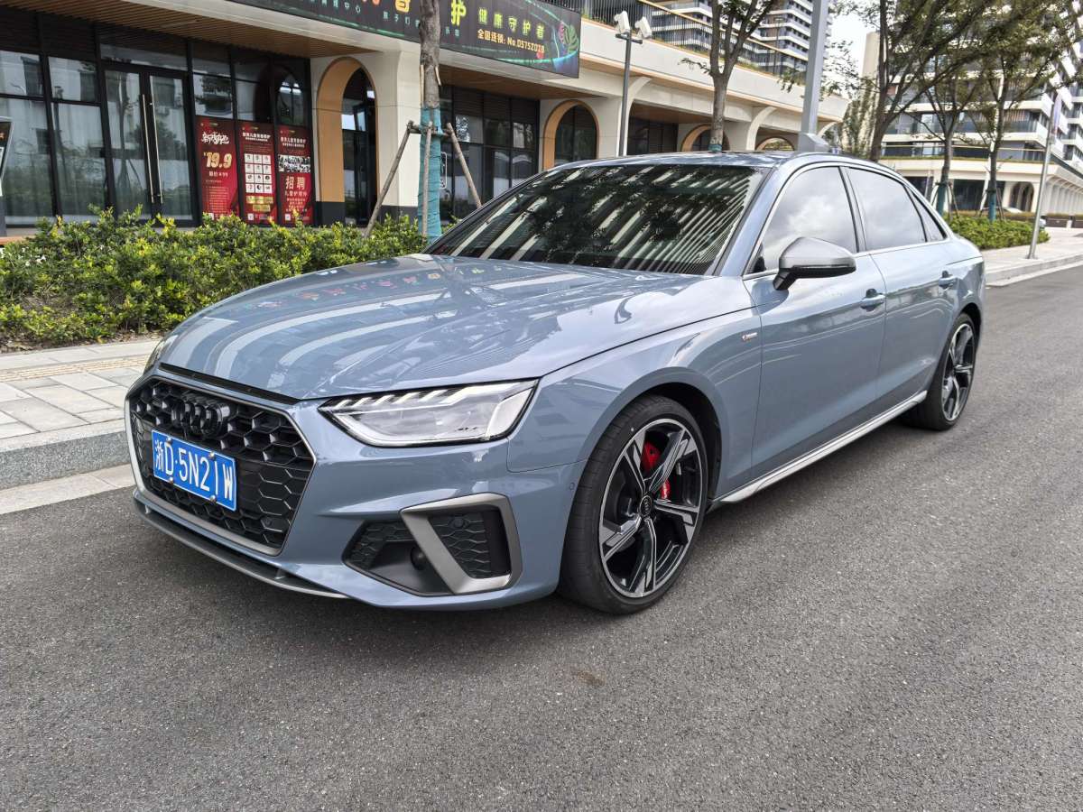 奧迪 奧迪A4L  2022款 40 TFSI quattro RS套件燃速型圖片