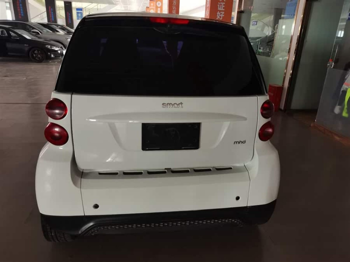 smart fortwo  2012款 1.0 MHD 硬頂標(biāo)準(zhǔn)版圖片