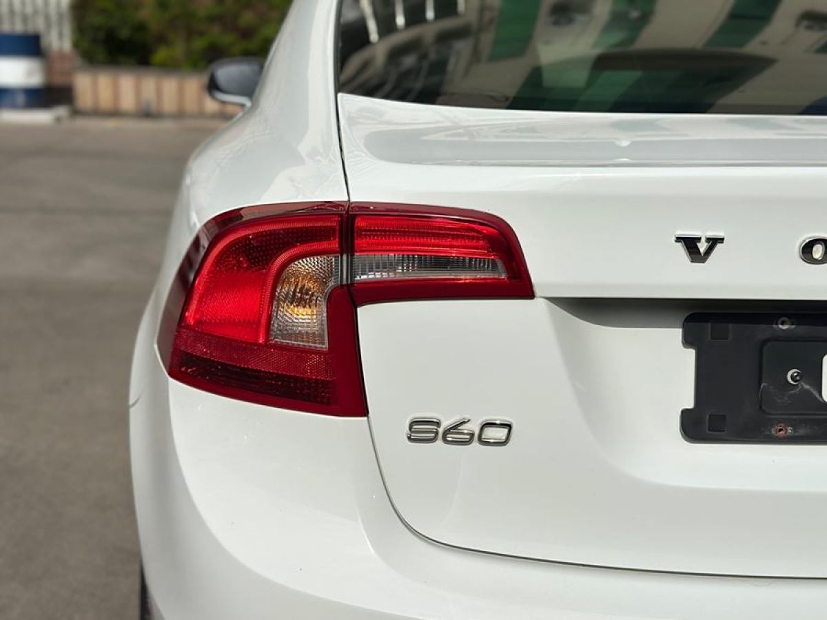 沃爾沃 S60  2015款 L 2.0T 智遠(yuǎn)版圖片