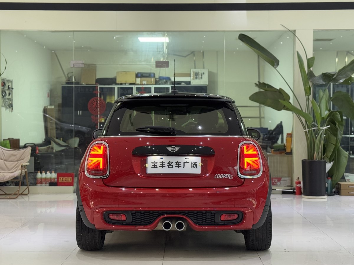 MINI MINI  2019款 2.0T COOPER S 經(jīng)典派圖片