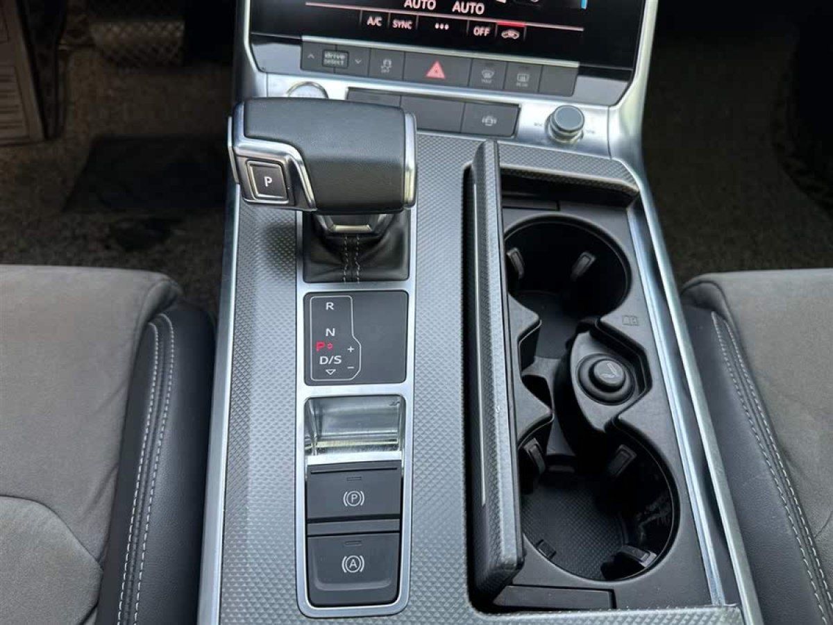 奧迪 奧迪A6L  2019款 45 TFSI 臻選動(dòng)感型圖片
