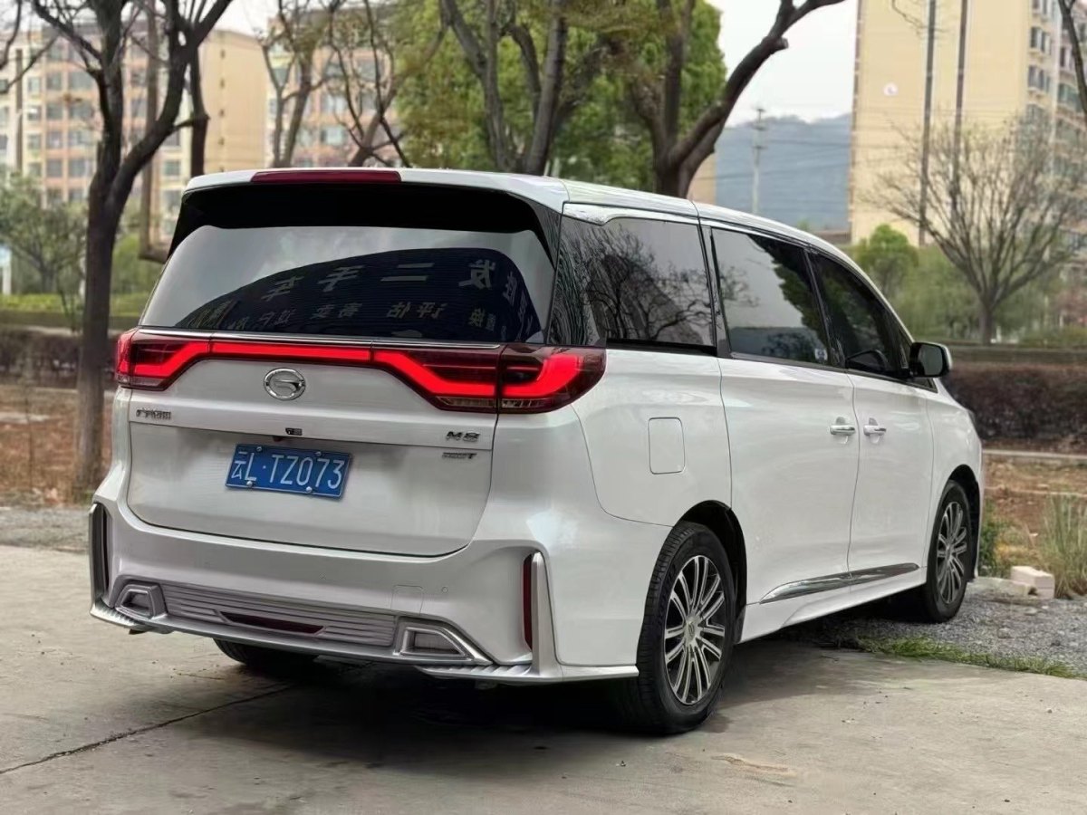 廣汽傳祺 M8  2023款 領(lǐng)秀系列 390T 尊貴版圖片